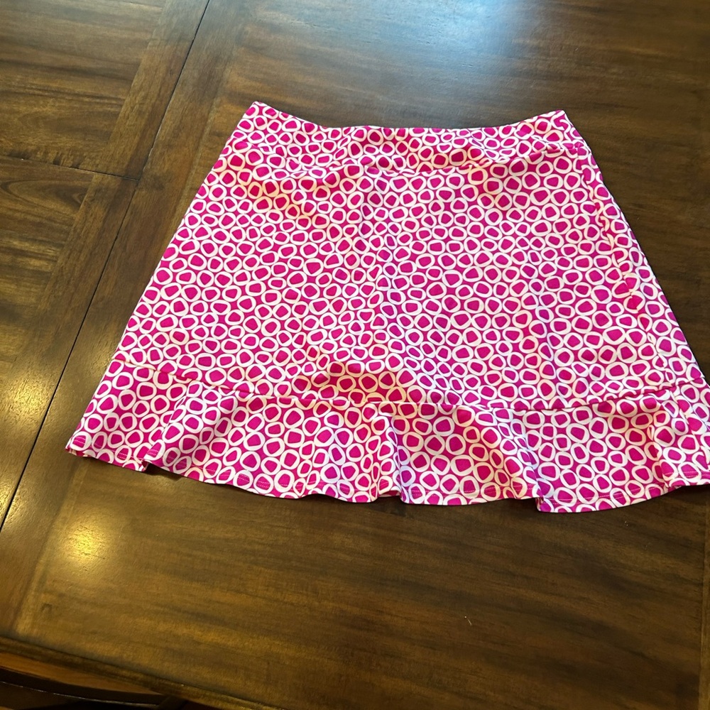 Jude Connolly woman’s stretch skirt with shorts attached. Size large.